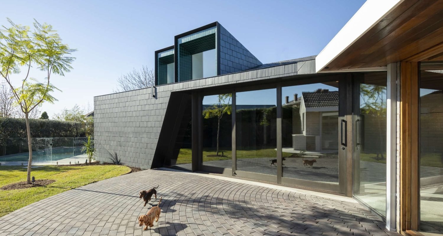 architectural-house-exterior-7HVDWWS-e1656318252457.jpg